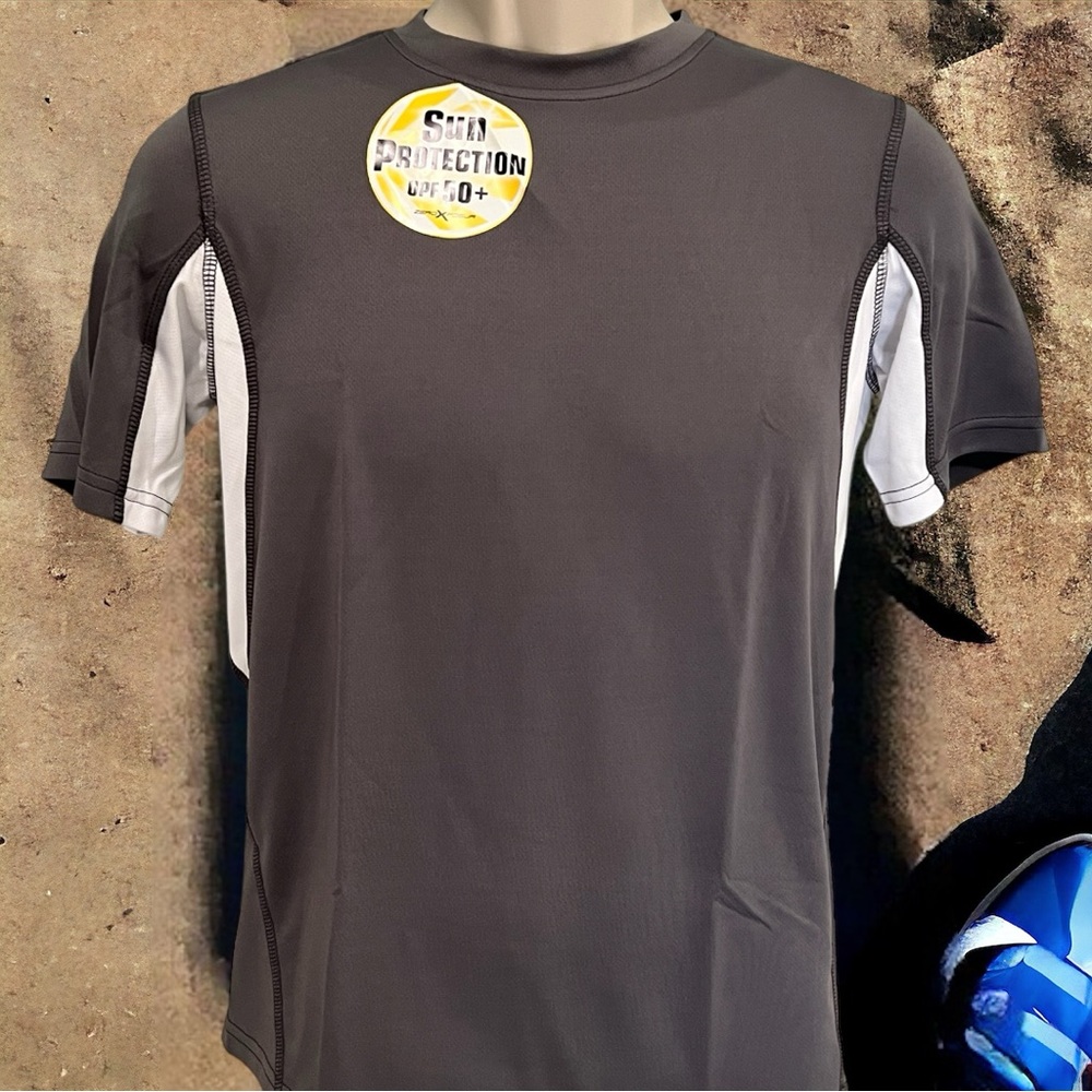 NWT Boys gray swim rash guard, L